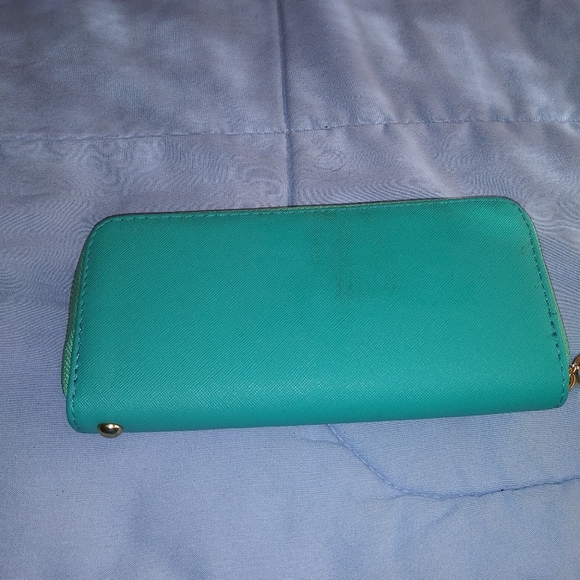 🌹2/$10 Wallet - Picture 3 of 3